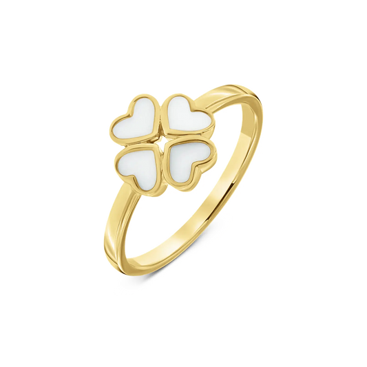 Goldener Ring mit vier herzförmigen, weißen Flächen aus Muttermilch-Kunstharz in einer zarten Fassung.