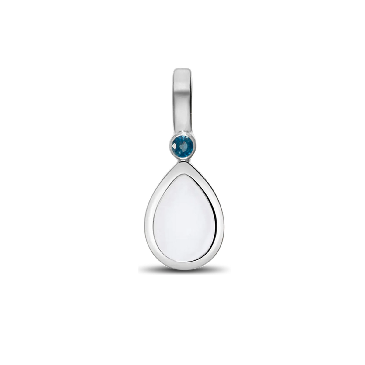 Tropfenförmiger Anhänger aus Silber mit einer transparenten Muttermilch-Kunstharzfläche und einem blauen Stein oben.